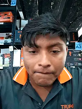 Snapshot of 000002m chatting on May 23, 2026, 6:34 pm 000002m online show from May 23, 2026, 6:34 pm