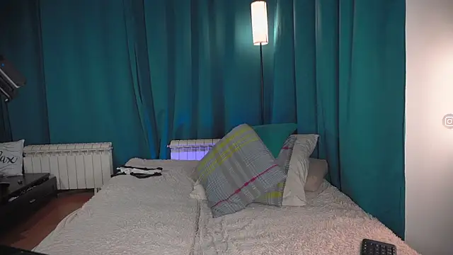 VIktorSecret online show from November 28, 2025, 4:15 am