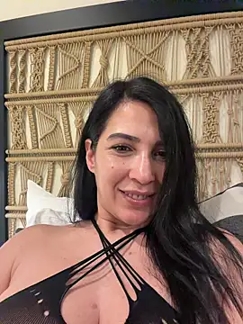 Snapshot of Cataleya80 chatting on March 3, 2026, 11:32 pm Cataleya80 online show from March 3, 2026, 11:32 pm