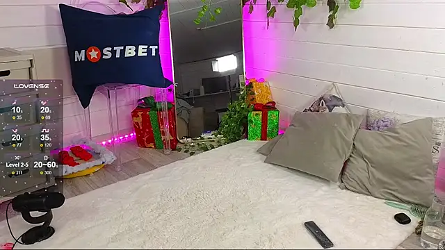 Snapshot of Misss_Vikk chatting on January 6, 2025, 11:18 am Misss Vikk online show from January 6, 2025, 11:18 am