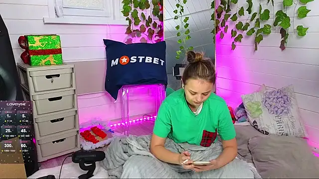 Snapshot of Misss_Vikk chatting on January 9, 2025, 1:02 pm Misss Vikk online show from January 9, 2025, 1:02 pm