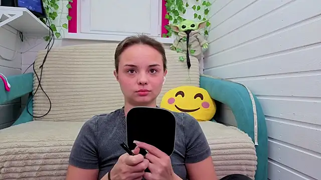 Snapshot of Misss_Vikk chatting on November 9, 2025, 6:01 am Misss Vikk online show from November 9, 2025, 6:01 am