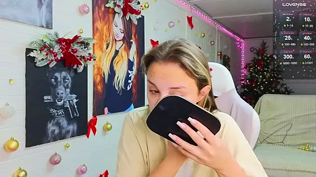 Snapshot of Misss_Vikk chatting on December 21, 2025, 2:19 am Misss Vikk online show from December 21, 2025, 2:19 am