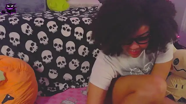 N1NT3NDH03 online show from December 17, 2024, 3:39 am