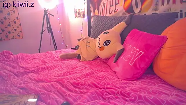 N1NT3NDH03 online show from February 27, 2025, 4:31 am