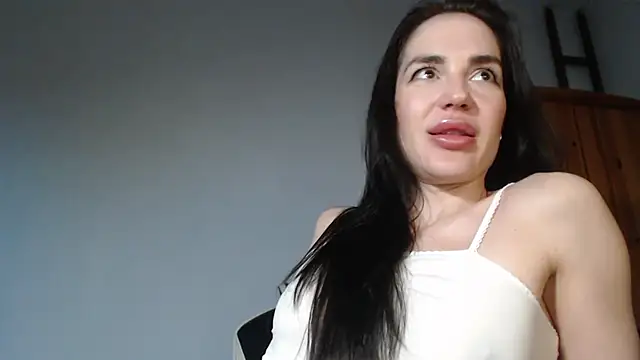 Snapshot of Lisakisss chatting on April 17, 2026, 5:49 pm Lisakisss online show from April 17, 2026, 5:49 pm