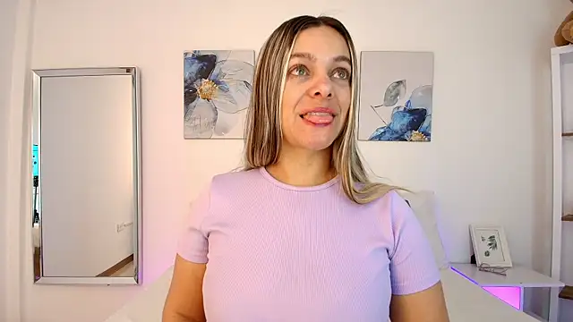 Snapshot of Isabella_Harley chatting on April 28, 2026, 1:16 pm Isabella Harley online show from April 28, 2026, 1:16 pm