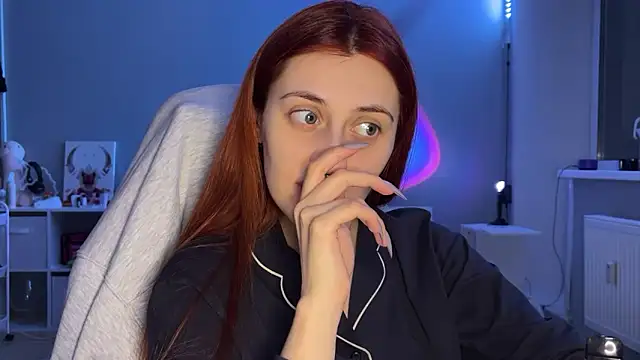 Uniarten online show from February 11, 2025, 8:20 pm