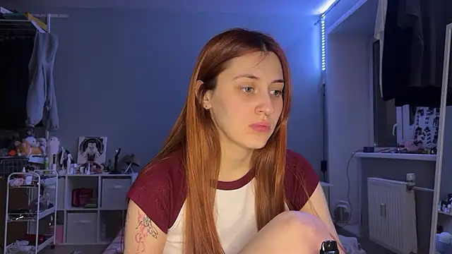 Uniarten online show from March 16, 2025, 6:44 pm