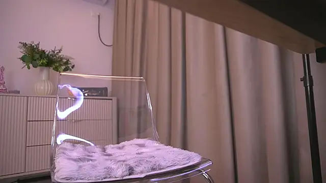 lildiaa online show from March 24, 2026, 10:20 am