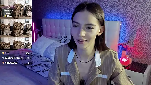 SophieCatty online show from March 7, 2025, 11:29 am