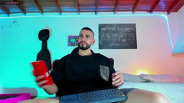 Snapshot of RyanCarter_ chatting on December 20, 2024, 6:35 pm RyanCarter  online show from December 20, 2024, 6:35 pm