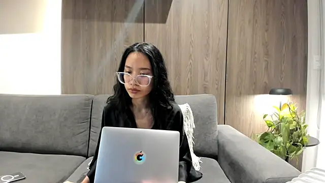 itsyourcassie online show from September 19, 2025, 12:12 am