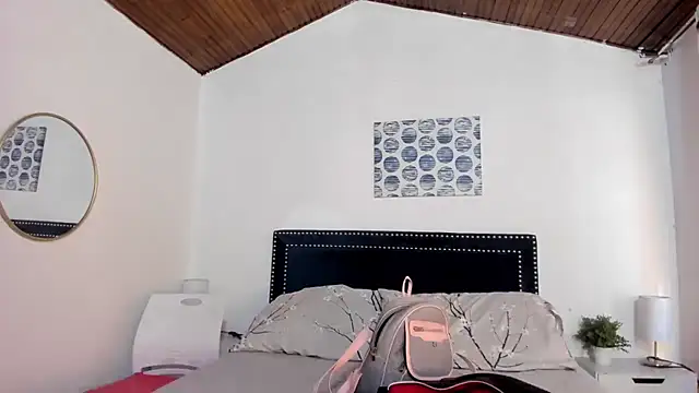 ZulyMichels online show from November 1, 2025, 1:13 pm