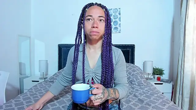 ZulyMichels online show from April 14, 2026, 12:33 pm