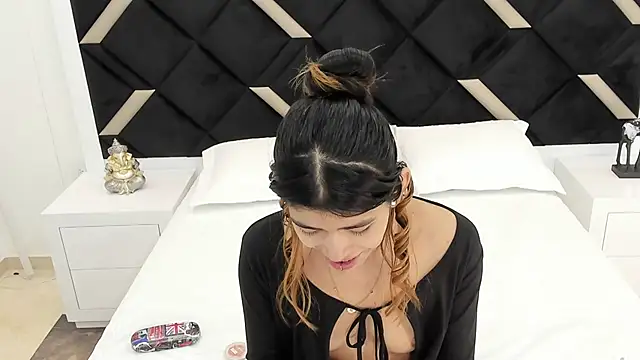 Girl Cherry online show from September 22, 2025, 11:34 am