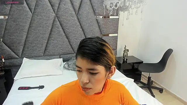 Girl Cherry online show from October 7, 2025, 11:29 am