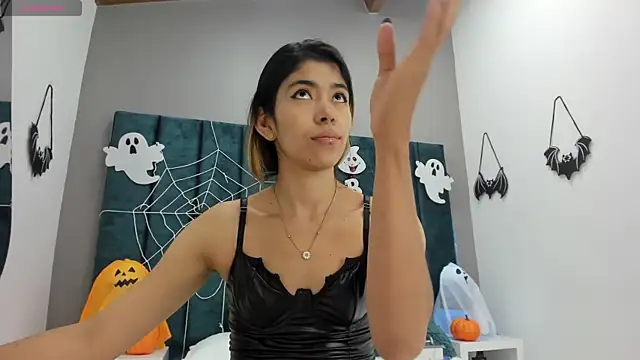 Girl Cherry online show from October 13, 2025, 11:32 am