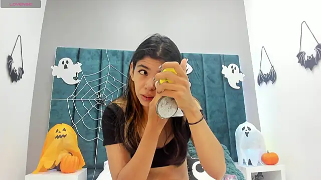Girl Cherry online show from October 15, 2025, 11:32 am