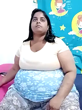 Snapshot of SusanaEshwar chatting on May 11, 2026, 6:16 pm SusanaEshwar online show from May 11, 2026, 6:16 pm