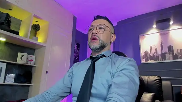 MrFrank tattoo online show from February 11, 2026, 10:31 am