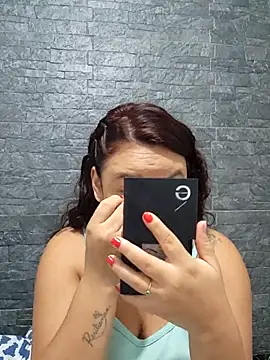 LizzRouse online show from November 29, 2025, 1:14 pm