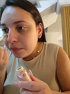 LizzRouse online show from April 6, 2026, 8:54 pm