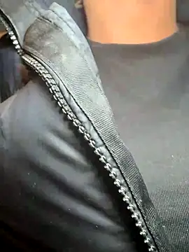 Strongqueen online show from November 17, 2025, 10:48 pm