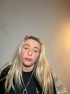 Strongqueen online show from March 27, 2026, 11:26 pm