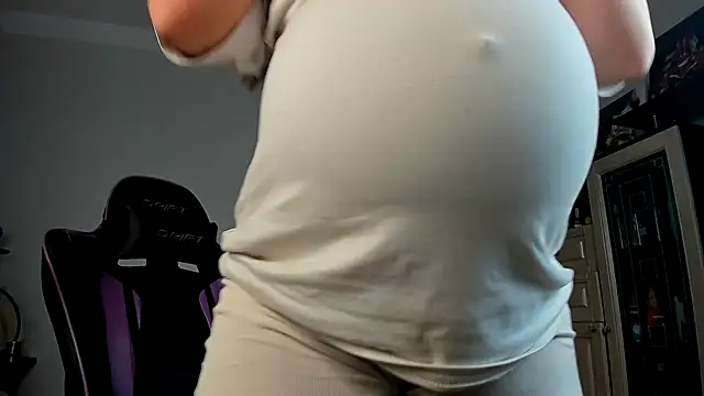 stella vestal online show from December 11, 2024, 4:07 am