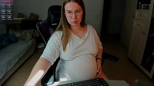 Snapshot of stella_vestal chatting on June 13, 2026, 3:59 am stella vestal online show from June 13, 2026, 3:59 am