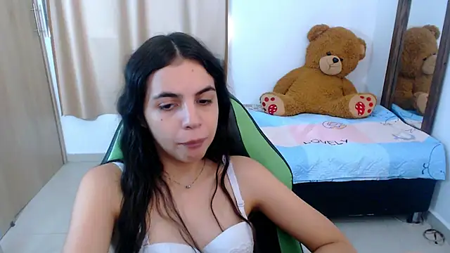  elenna online show from March 17, 2025, 6:11 pm