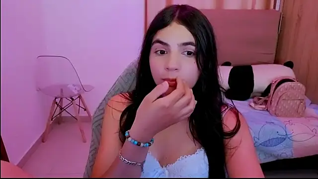  elenna online show from March 26, 2026, 5:40 pm