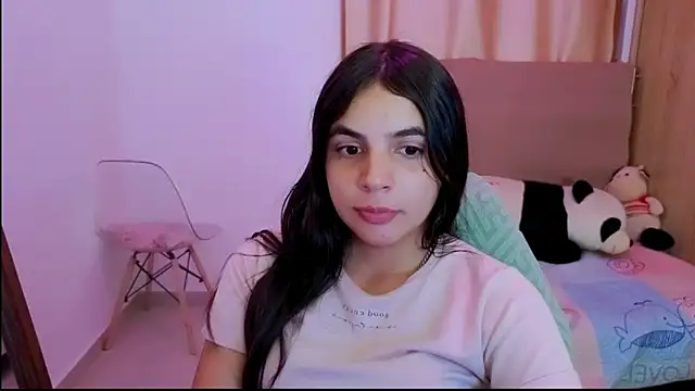  elenna online show from April 16, 2026, 6:19 pm