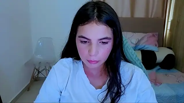 Snapshot of _elenna chatting on July 23, 2026, 7:23 pm elenna online show from July 23, 2026, 7:23 pm