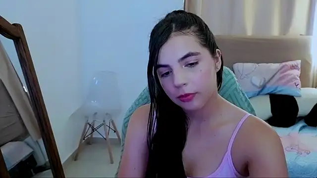 Snapshot of _elenna chatting on July 25, 2026, 5:32 pm elenna online show from July 25, 2026, 5:32 pm