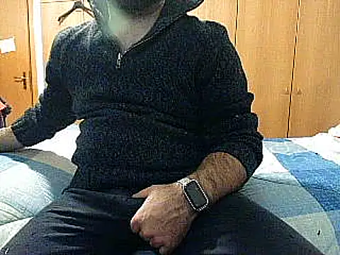 Snapshot of Attila985 chatting on January 6, 2025, 4:02 pm Attila985 online show from January 6, 2025, 4:02 pm