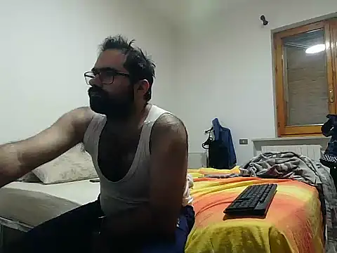 Snapshot of Attila985 chatting on November 3, 2025, 10:53 pm Attila985 online show from November 3, 2025, 10:53 pm