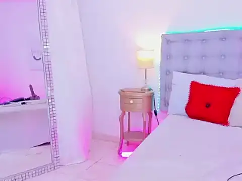 laqquishax online show from January 25, 2025, 4:57 pm