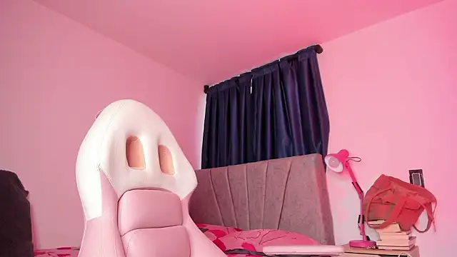 perla7777 online show from March 21, 2026, 10:24 pm