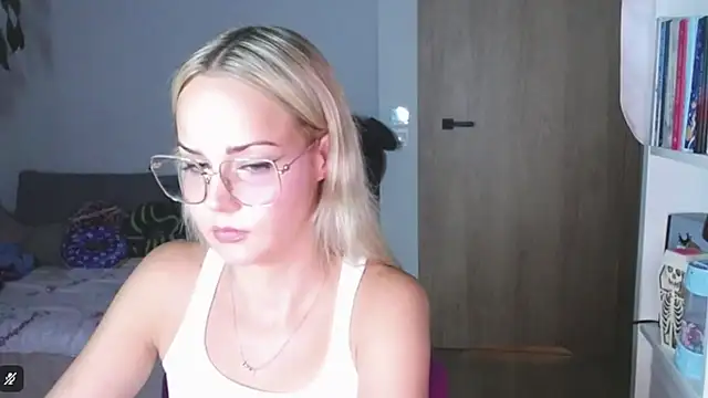 Snapshot of LexiexPlay chatting on October 15, 2025, 6:57 am LexiexPlay online show from October 15, 2025, 6:57 am
