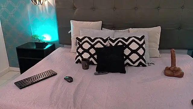 Madisonsmiith online show from March 13, 2025, 1:10 am