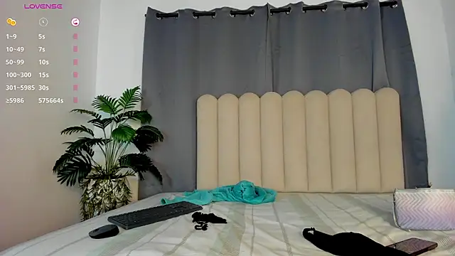 Dounia nagi online show from October 28, 2025, 2:26 am