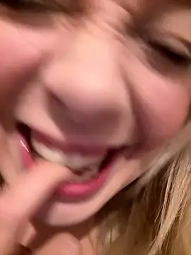 CherryAuroraa online show from October 5, 2025, 7:56 pm