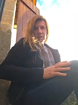 Lina lou4 online show from February 3, 2026, 8:30 am