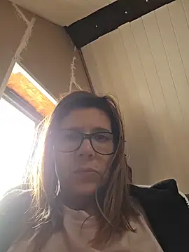 Lina lou4 online show from March 5, 2026, 1:40 pm