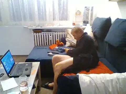 Snapshot of 82liska chatting on June 10, 2026, 7:35 pm 82liska online show from June 10, 2026, 7:35 pm