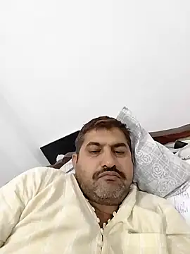 Snapshot of Amandev7 chatting on May 24, 2026, 6:18 am Amandev7 online show from May 24, 2026, 6:18 am