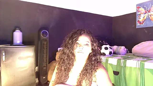 Snapshot of luciana_keating chatting on June 26, 2026, 6:40 am luciana keating online show from June 26, 2026, 6:40 am