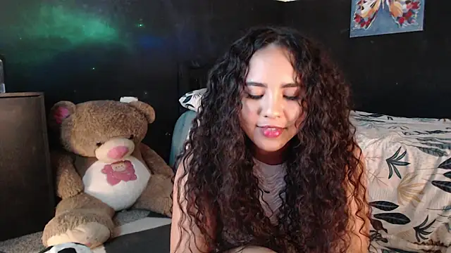 Snapshot of luciana_keating chatting on July 16, 2026, 3:23 am luciana keating online show from July 16, 2026, 3:23 am